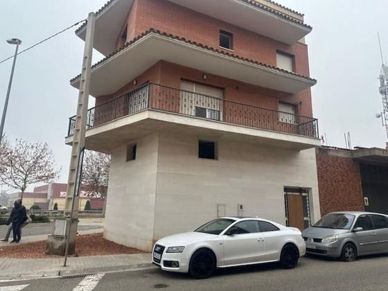 Foto 2 de Casa en venda a Rosselló de 4 habitacions amb terrassa i garatge