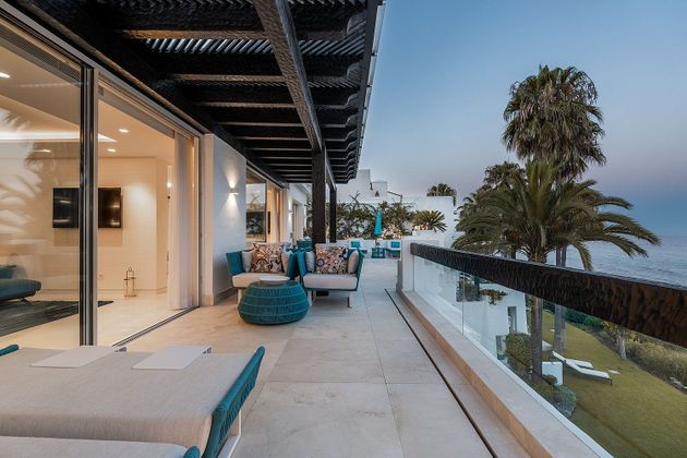Foto 2 de Àtic en venda a Lomas de Marbella Club - Puente Romano de 6 habitacions amb terrassa i piscina