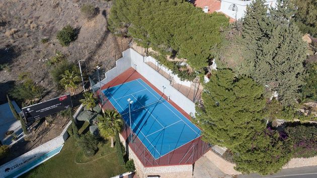 Foto 2 de Chalet en venta en Zona el Higuerón de 9 habitaciones con terraza y piscina