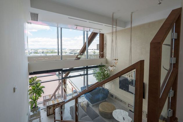 Foto 2 de Dúplex en alquiler en Montecarmelo de 1 habitación con muebles y balcón