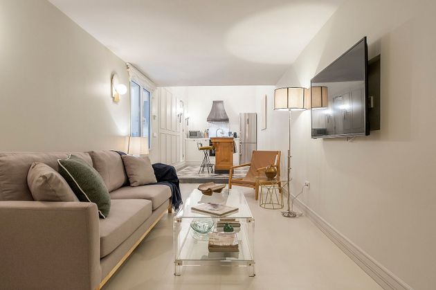 Foto 2 de Dúplex en alquiler en calle Quevedo de 1 habitación con terraza y muebles