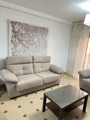 Foto 2 de Piso en alquiler en calle Valle Inclán de 4 habitaciones con muebles y ascensor