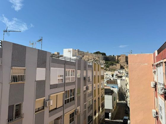Foto 1 de Piso en venta en calle Alborán de 3 habitaciones con balcón y ascensor