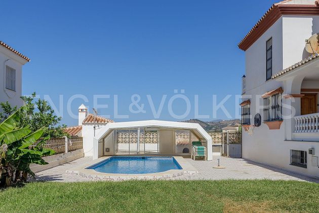 Foto 2 de Chalet en venta en Viña Málaga de 6 habitaciones con terraza y piscina