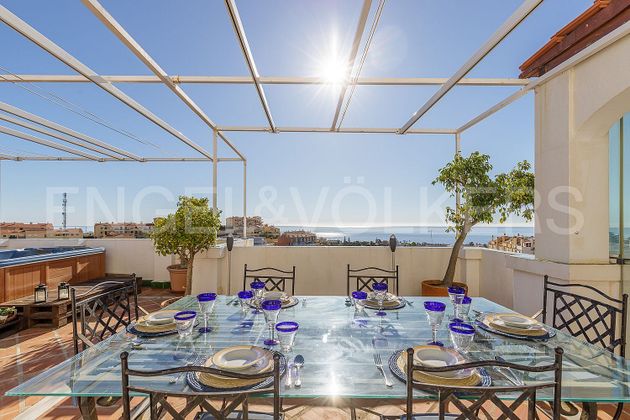 Foto 2 de Ático en venta en Añoreta Golf - Paraíso del Sol de 5 habitaciones con terraza y piscina