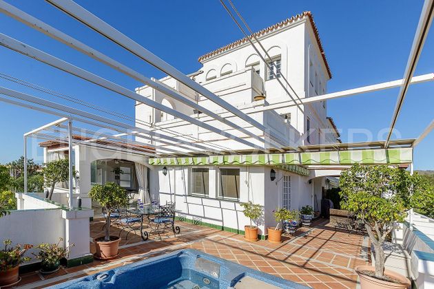 Foto 1 de Ático en venta en Añoreta Golf - Paraíso del Sol de 5 habitaciones con terraza y piscina
