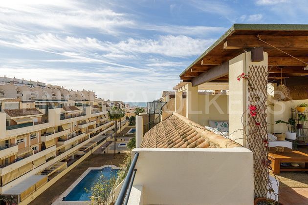Foto 1 de Àtic en venda a La Cala del Moral de 2 habitacions amb terrassa i piscina