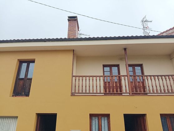 Foto 1 de Casa en venta en Carbayin-Lieres-Valdesoto de 2 habitaciones con garaje y balcón