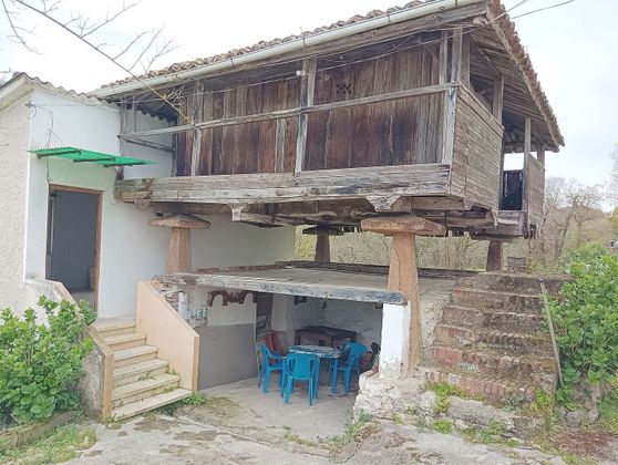 Foto 1 de Casa en venda a Parroquias Norte de 4 habitacions amb terrassa i jardí