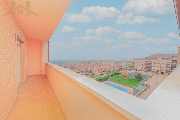 Foto 2 de Venta de ático en calle Del Pastoreo de 3 habitaciones con terraza y piscina