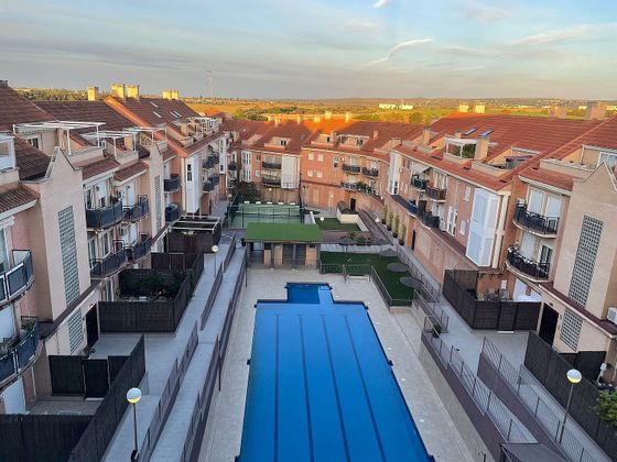 Foto 1 de Dúplex en lloguer a Centro - Villanueva del Pardillo de 6 habitacions amb terrassa i piscina