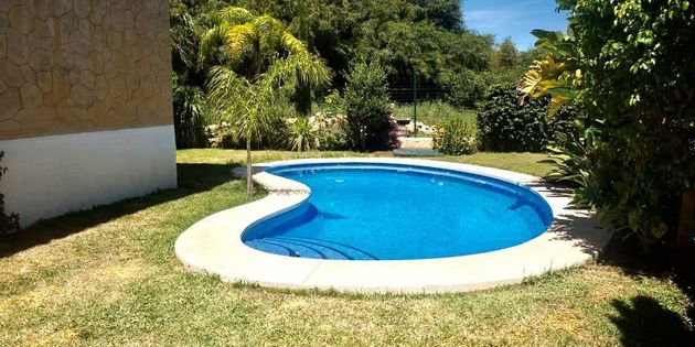 Foto 1 de Venta de chalet en Calahonda de 4 habitaciones con terraza y piscina