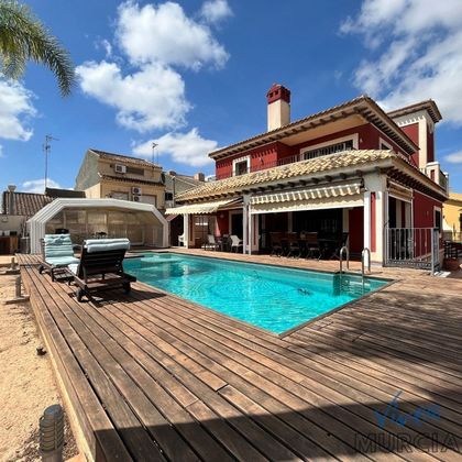 Foto 1 de Venta de chalet en Santiago de la Ribera de 5 habitaciones con terraza y piscina