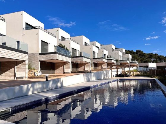 Foto 2 de Venta de chalet en Llafranc - Tamariu de 3 habitaciones con terraza y piscina