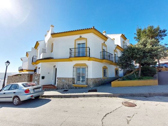 Foto 2 de Venta de casa adosada en Benalup-Casas Viejas de 3 habitaciones y 92 m²
