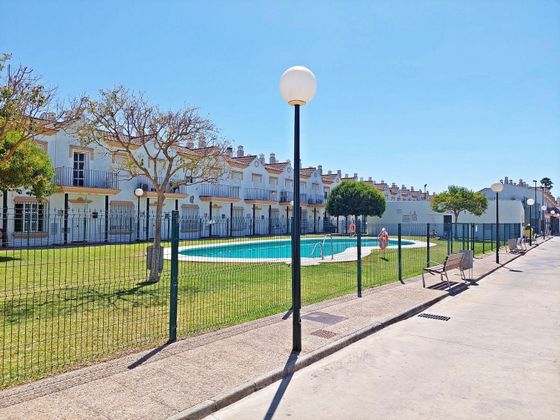 Foto 1 de Casa en venda a calle Lucia Borrero de 3 habitacions amb terrassa i piscina