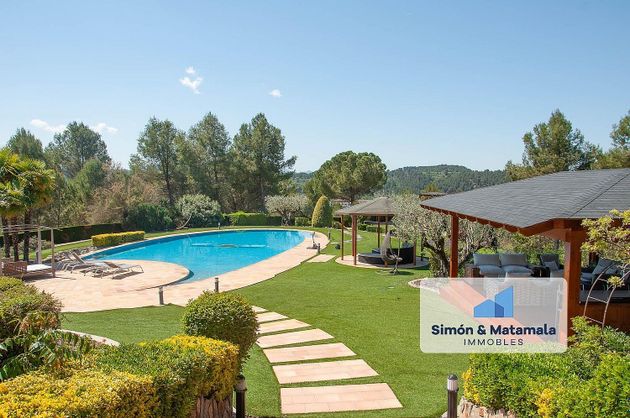 Foto 2 de Xalet en venda a Sant Fruitós de Bages de 6 habitacions amb terrassa i piscina