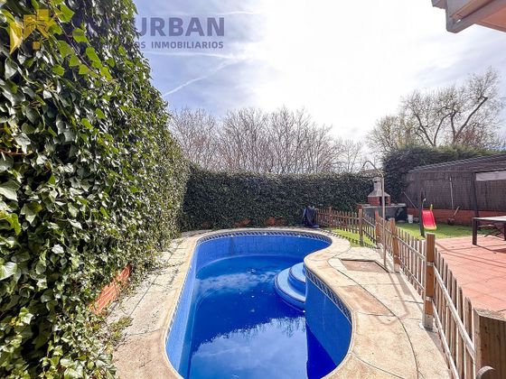 Foto 1 de Casa en venta en Pintores-Ferial de 4 habitaciones con terraza y piscina
