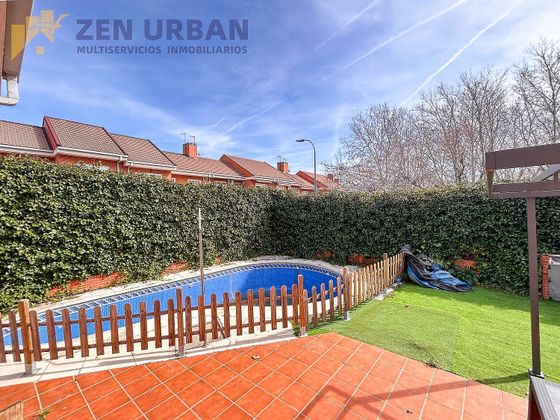 Foto 2 de Casa en venta en Pintores-Ferial de 4 habitaciones con terraza y piscina
