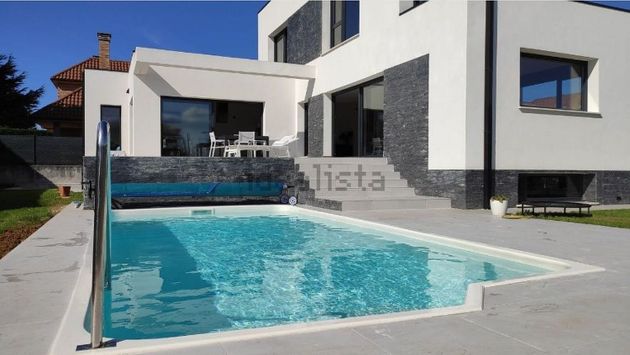 Foto 1 de Xalet en venda a Somio de 4 habitacions amb terrassa i piscina