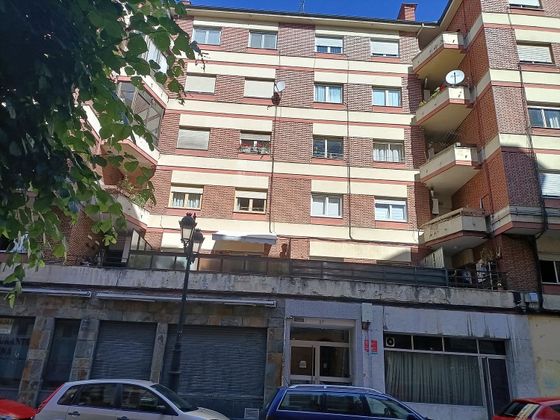 Foto 1 de Piso en venta en Milán - Pumarín - Teatinos de 3 habitaciones con terraza y muebles
