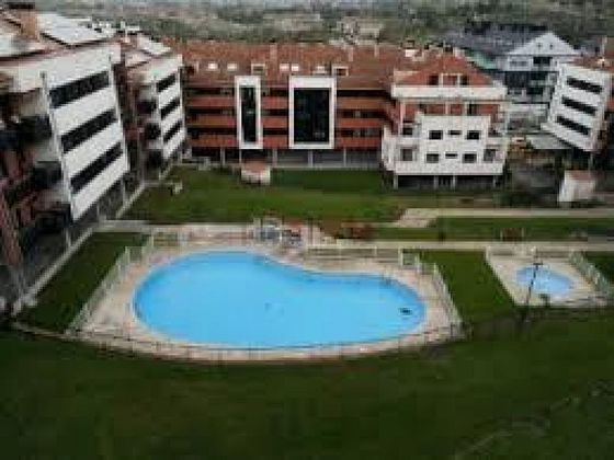Foto 1 de Venta de ático en Ceares de 2 habitaciones con terraza y piscina