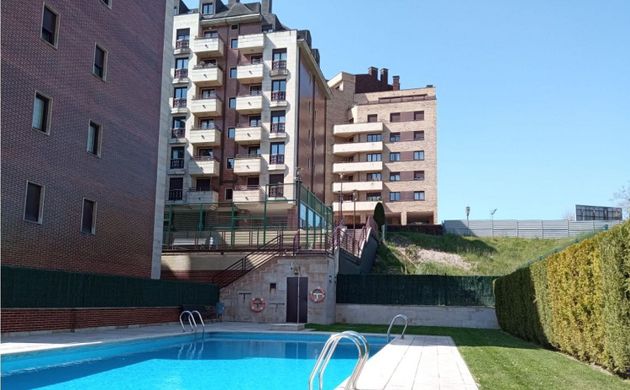 Foto 1 de Venta de piso en calle José María Marcilla de 3 habitaciones con terraza y piscina