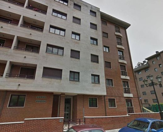 Foto 2 de Venta de piso en calle José María Marcilla de 3 habitaciones con terraza y piscina