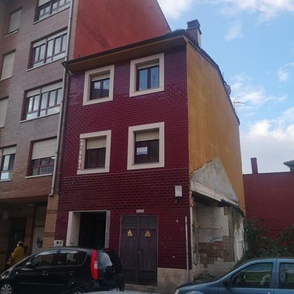 Foto 1 de Casa adossada en venda a calle Doctor Marañón de 3 habitacions amb calefacció