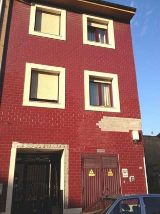 Foto 2 de Casa adossada en venda a calle Doctor Marañón de 3 habitacions amb calefacció