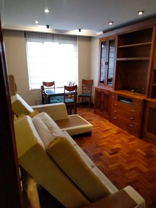 Foto 2 de Dúplex en venda a Tremañes de 3 habitacions amb calefacció i ascensor
