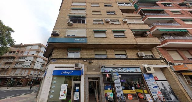 Foto 1 de Venta de piso en calle Torre de Romo de 4 habitaciones y 150 m²