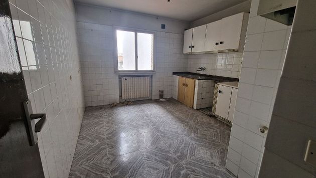 Foto 1 de Piso en venta en calle Aureliano San Román de 2 habitaciones con calefacción