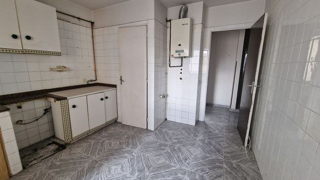 Foto 2 de Piso en venta en calle Aureliano San Román de 2 habitaciones con calefacción
