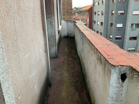 Foto 2 de Venta de piso en calle Marcos del Torniello de 4 habitaciones con terraza y calefacción