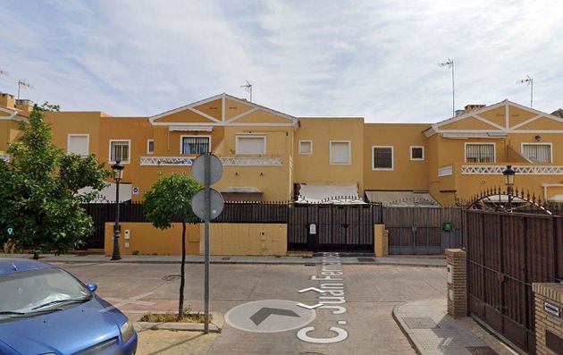 Foto 1 de Casa adossada en venda a calle Juan Fernández de 3 habitacions i 107 m²