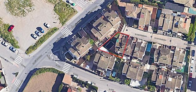 Foto 2 de Casa adossada en venda a urbanización Los Monteros de 3 habitacions amb piscina