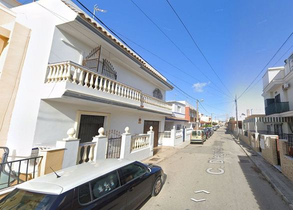 Foto 2 de Venta de casa en calle Diego de Almagro de 4 habitaciones y 102 m²