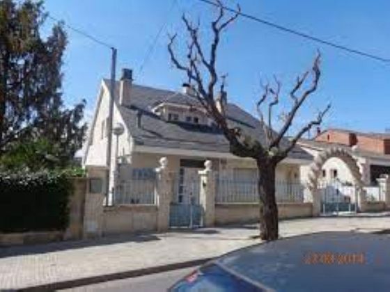 Foto 2 de Xalet en venda a avenida Antoni Gaudí de 3 habitacions amb piscina i garatge