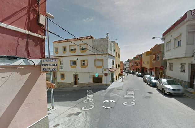 Foto 2 de Casa en venda a calle Grazalema de 5 habitacions i 159 m²
