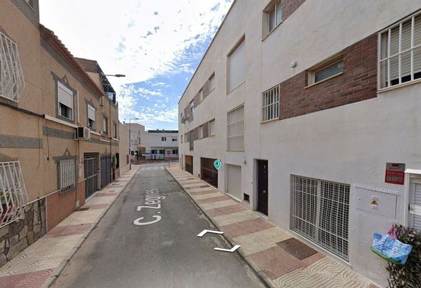 Foto 1 de Pis en venda a calle Zegríes de 2 habitacions i 63 m²