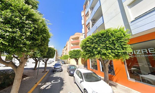 Foto 2 de Àtic en venda a calle Adelfa de 5 habitacions i 146 m²