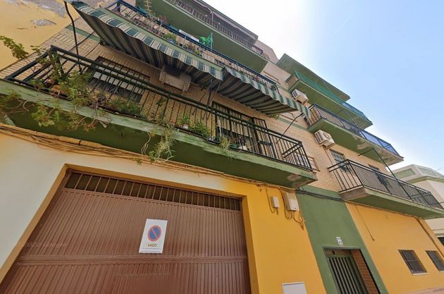 Foto 1 de Venta de piso en calle Torrelavega de 3 habitaciones y 84 m²