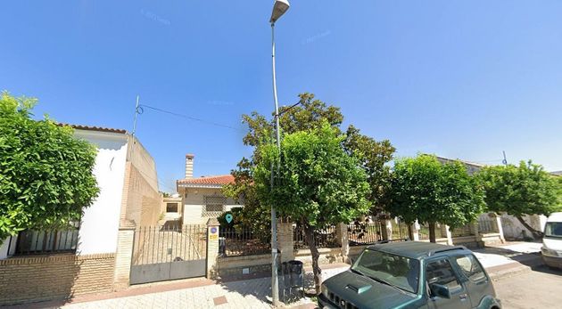 Foto 1 de Casa adossada en venda a avenida De la Constitución de 4 habitacions amb terrassa