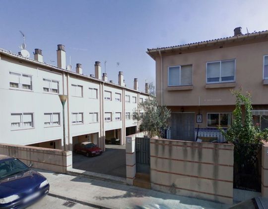 Foto 1 de Casa adosada en venta en calle De Madiroles de 4 habitaciones con garaje y jardín