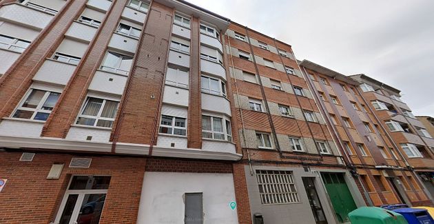 Foto 2 de Venta de piso en calle Eulalia Álvarez de 3 habitaciones y 81 m²