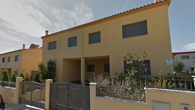 Foto 1 de Casa en venda a calle Del Vendrell de 3 habitacions i 293 m²