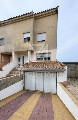 Foto 1 de Casa adosada en venta en San Rafael del Río de 3 habitaciones con terraza y garaje