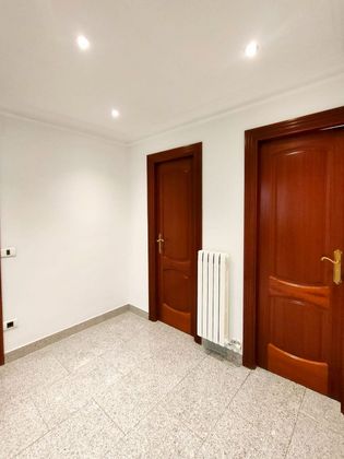 Foto 2 de Pis en lloguer a Paseo Independencia de 3 habitacions amb calefacció i ascensor
