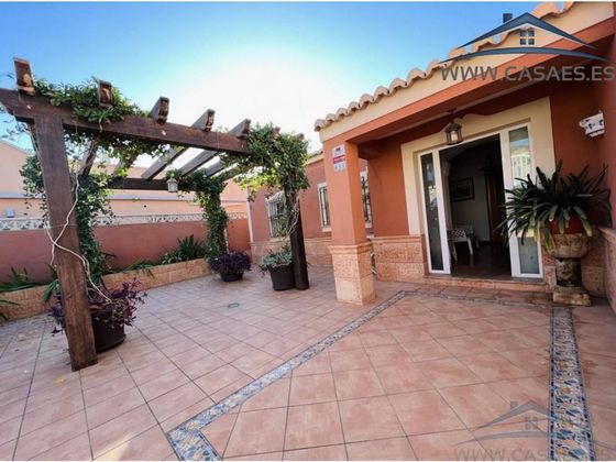 Foto 1 de Xalet en venda a Aguadulce Norte de 4 habitacions amb piscina i jardí